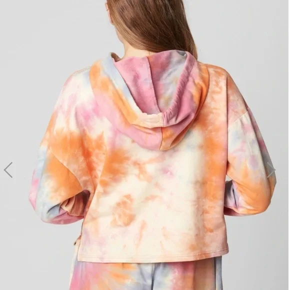 BlankNYC Sweet Spot sweatshirt and shorts - Picture 6 of 8